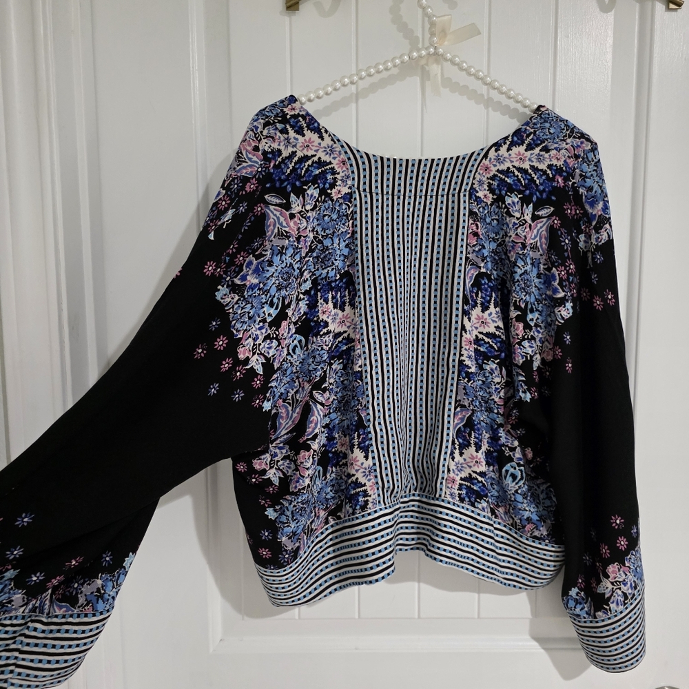 NWOT Free‎ People Oversize V Neck Kimono Sleeve Crop Top Blouse XS - Picture 5 of 7